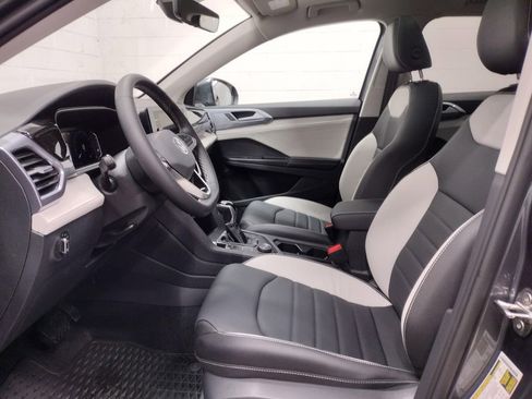 New 2025 Volkswagen Taos SEL image 22