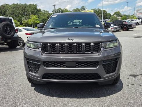 New 2026 Jeep Grand Cherokee Altitude RWD image 2