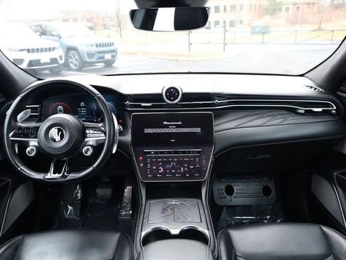 Used 2023 Maserati Grecale GT image 12