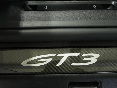 Certified 2022 Porsche 911 GT3 image 33