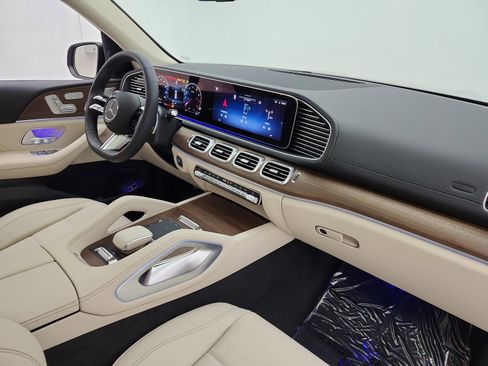 New 2026 Mercedes-Benz GLS 450 4MATIC image 15