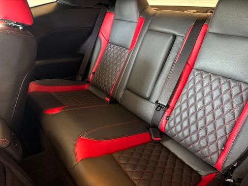 Used 2021 Dodge Challenger SRT Hellcat RWD image 16