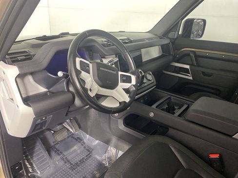 Used 2021 Land Rover Defender 110 SE image 10