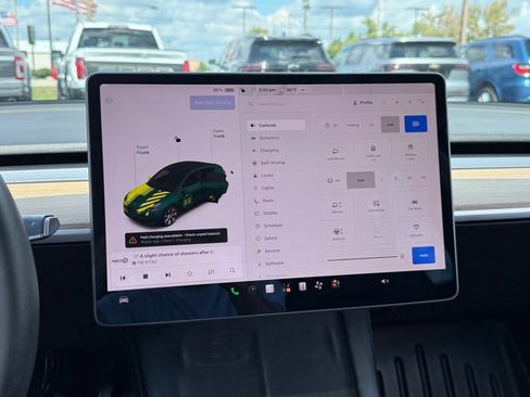 Used 2022 Tesla Model Y Long Range AWD/4WD image 18