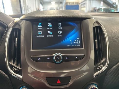 Used 2016 Chevrolet Cruze LT image 17