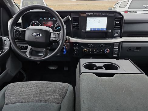 Used 2024 Ford F250 XLT w/ FX4 Off-Road Package image 19