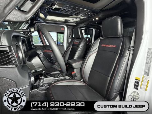 Used 2024 Jeep Gladiator Rubicon AWD/4WD image 19
