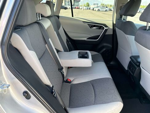 Used 2022 Toyota RAV4 XLE w/ Convenience Package AWD/4WD image 16