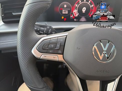 New 2026 Volkswagen Tiguan SE R-Line image 16