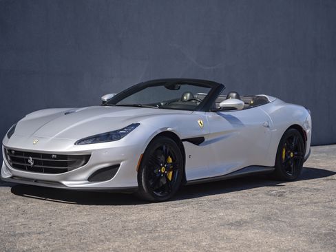 Used 2019 Ferrari Portofino image 1