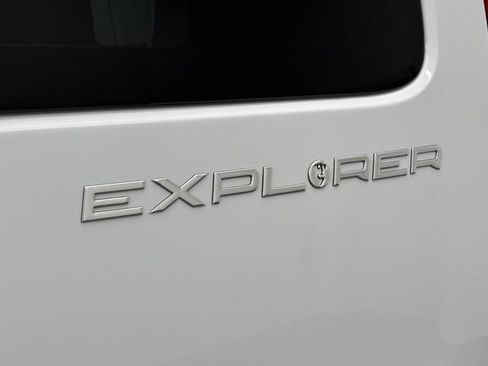 Used 2015 GMC Savana 2500 RWD image 51