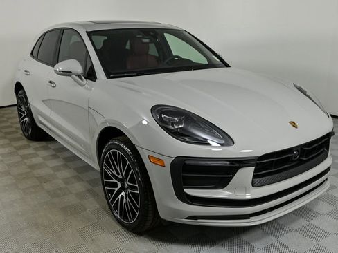 New 2026 Porsche Macan image 26
