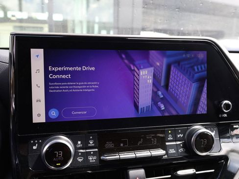 Used 2023 Toyota Highlander XLE FWD image 30