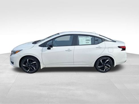 New 2025 Nissan Versa SR w/ Trunk Package image 2
