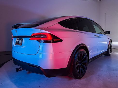 Used 2022 Tesla Model X AWD/4WD image 9