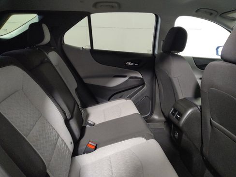 Used 2022 Chevrolet Equinox LS w/ LS Convenience Package image 19