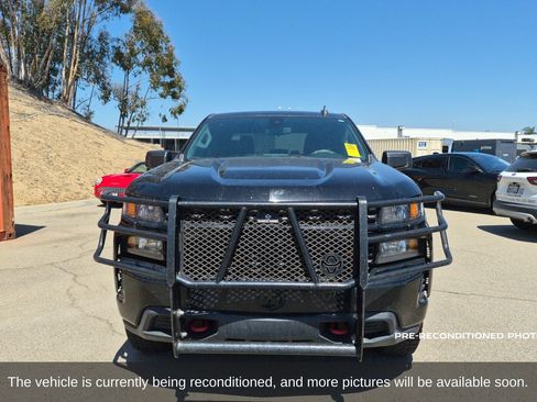 Used 2022 Chevrolet Silverado 1500 Custom Trail Boss w/ Safety Confidence Package AWD/4WD image 2