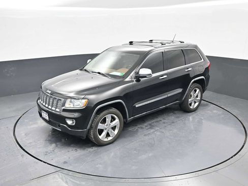Used 2011 Jeep Grand Cherokee Overland Summit image 40