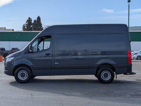 Used 2019 Mercedes-Benz Sprinter 144 image 4