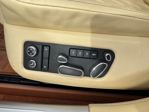 Used 2016 Bentley Flying Spur V8 image 32