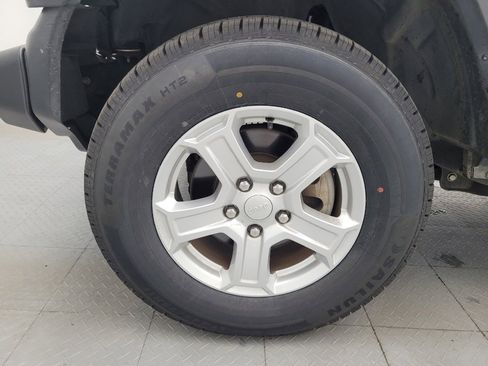 Used 2018 Jeep Wrangler Unlimited Sport S AWD/4WD image 31