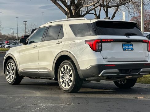 Certified 2025 Ford Explorer Platinum image 6