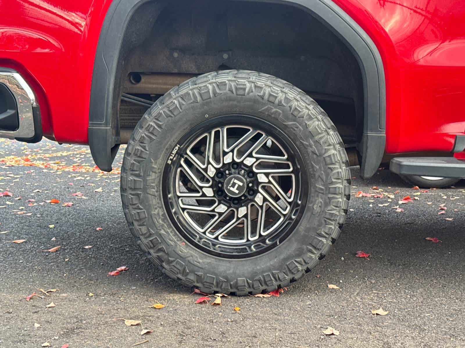 Used 2019 GMC Sierra 1500 SLT w/ SLT Premium Package AWD/4WD image 11