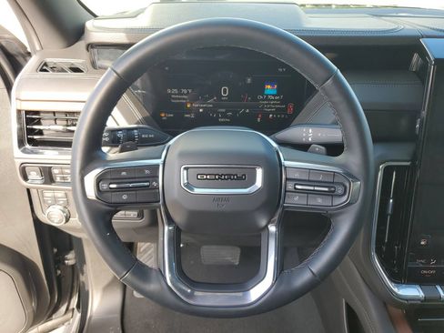 Used 2025 GMC Yukon Denali w/ Sun & Power Step Package AWD/4WD image 20