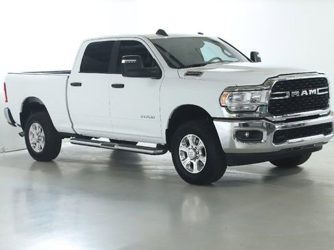 Used 2024 RAM 2500 Big Horn AWD/4WD image 9