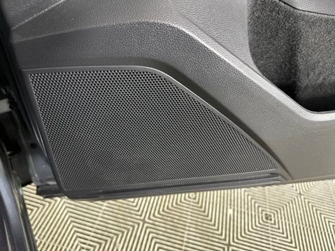 Used 2021 Volkswagen Tiguan SE w/ Panoramic Sunroof Package image 27