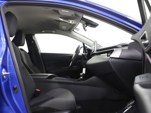 Used 2020 Toyota C-HR LE image 11