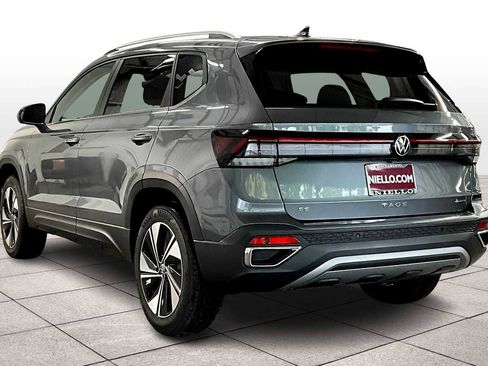 New 2026 Volkswagen Taos SE image 3