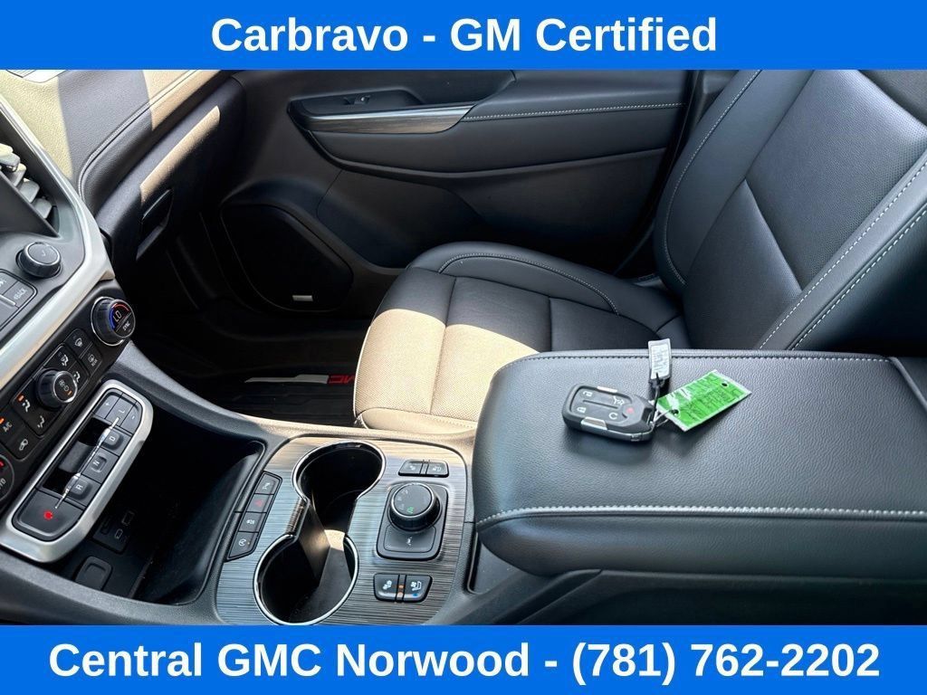 Used 2023 GMC Acadia SLT w/ Preferred Package AWD/4WD image 17