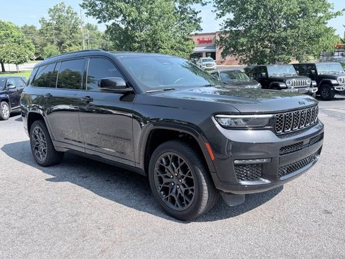 Used 2024 Jeep Grand Cherokee L Summit AWD/4WD image 2