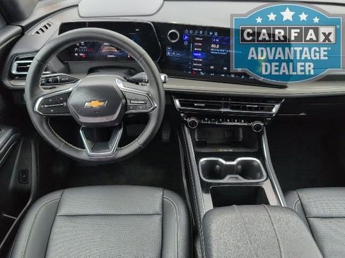 Certified 2025 Chevrolet Traverse LT FWD image 4