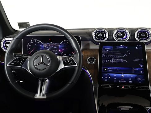Used 2023 Mercedes-Benz GLC 300 4MATIC image 34