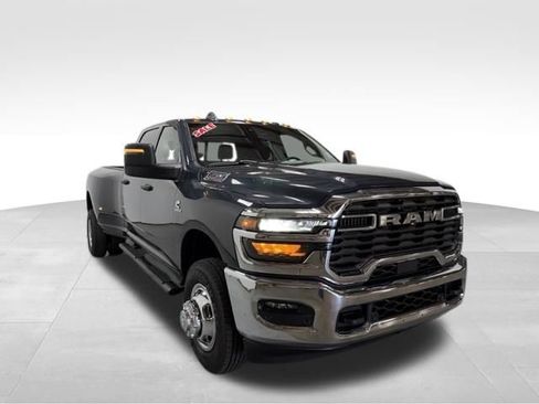 New 2026 RAM 3500 Tradesman AWD/4WD image 4