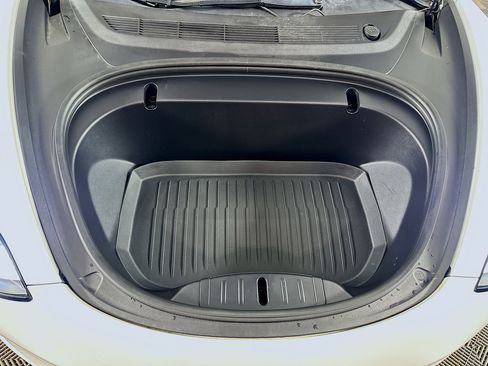 Used 2020 Tesla Model 3 Performance image 31