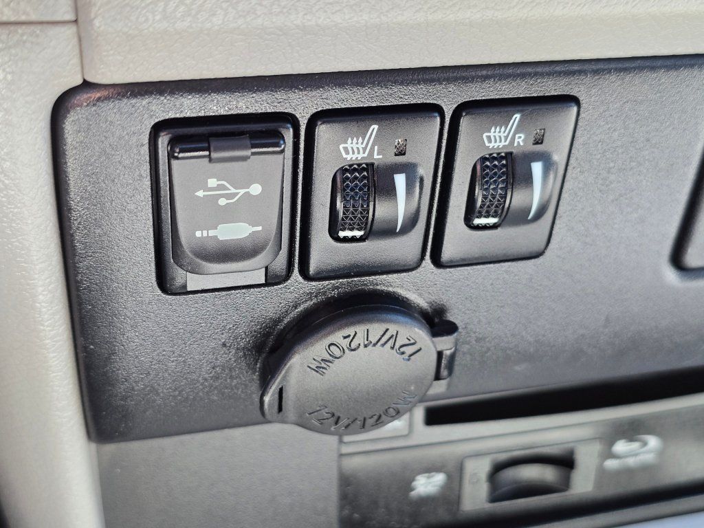 Used 2017 Toyota Sienna XLE Premium FWD image 15