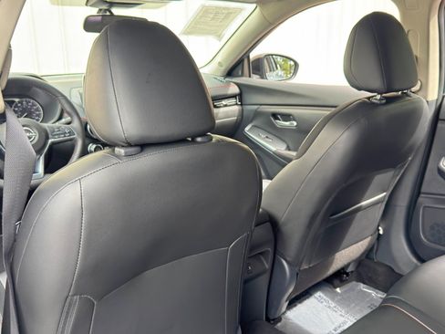 Used 2025 Nissan Sentra SR w/ SR Premium Package FWD image 30