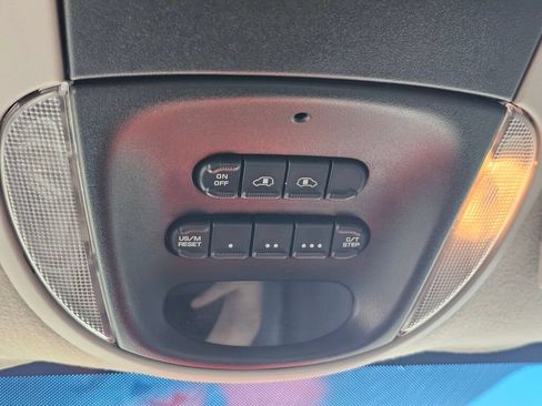 Used 2006 Dodge Grand Caravan SXT FWD image 31