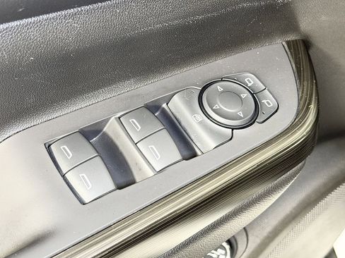 Used 2018 GMC Acadia SLT image 16