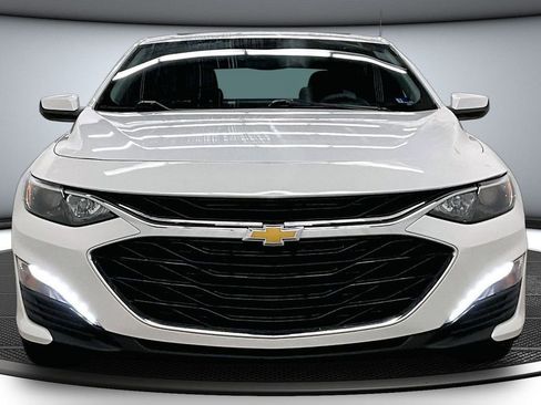 Used 2023 Chevrolet Malibu LT FWD image 2
