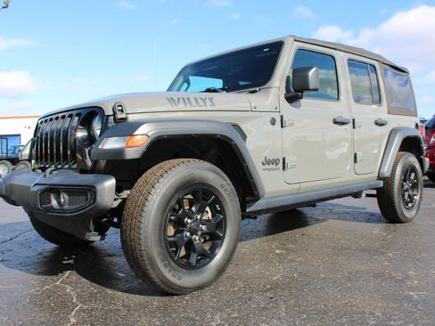 Used 2021 Jeep Wrangler Unlimited Sport AWD/4WD image 13