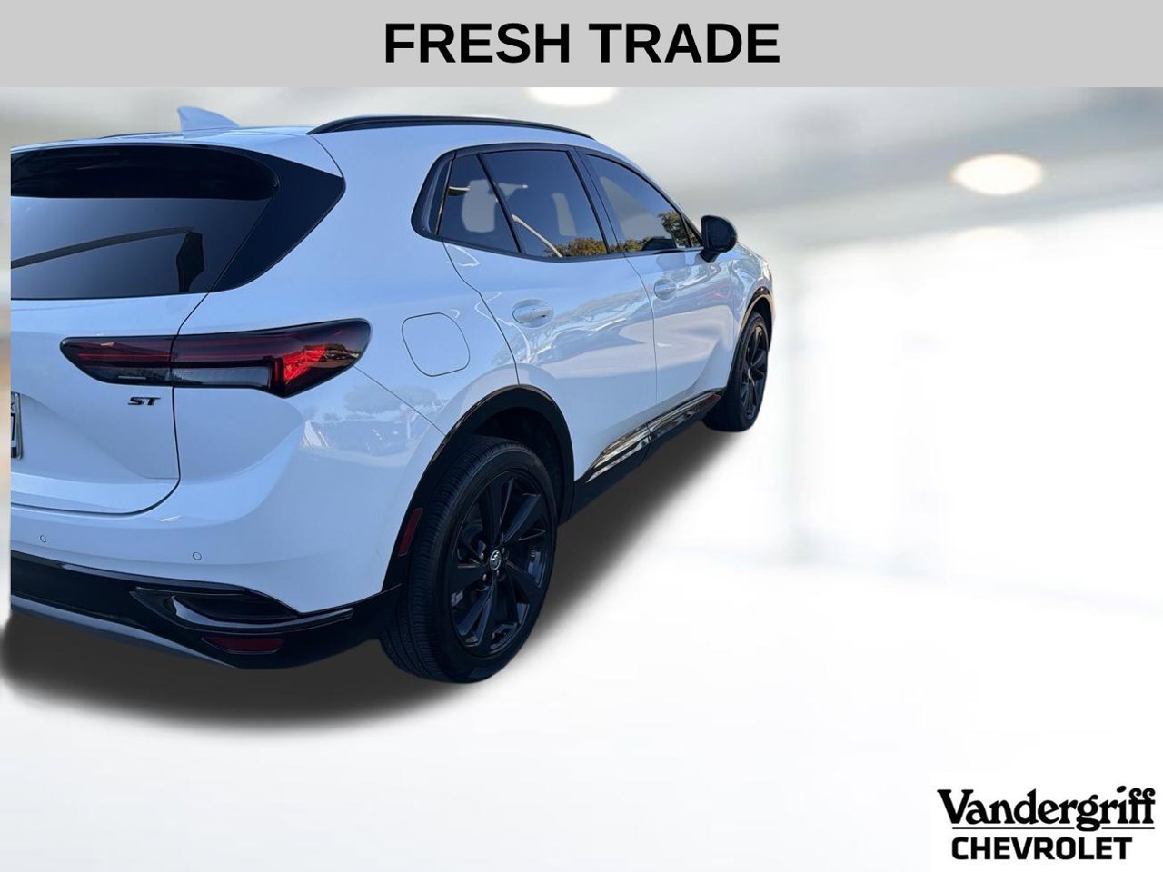 Used 2023 Buick Envision Essence w/ Technology Package I AWD/4WD image 3
