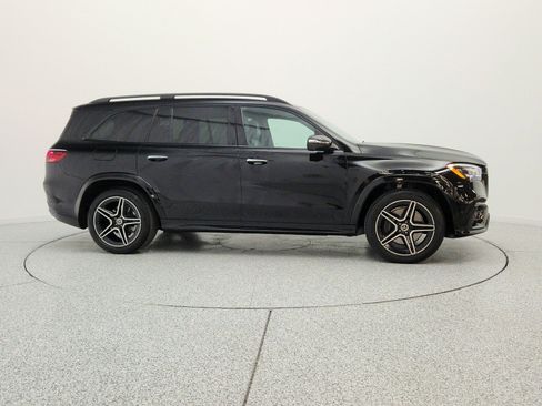 Used 2024 Mercedes-Benz GLS 450 4MATIC image 4