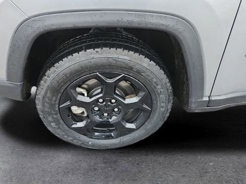 Used 2023 Jeep Compass Trailhawk image 20