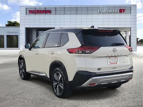 Certified 2022 Nissan Rogue Platinum w/ Head-Up Display Package image 4