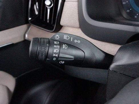 Certified 2025 Volvo XC90 T8 Plus w/ Protection Package Premier image 19