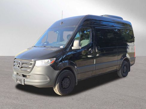 Used 2025 Mercedes-Benz Sprinter 2500 image 7